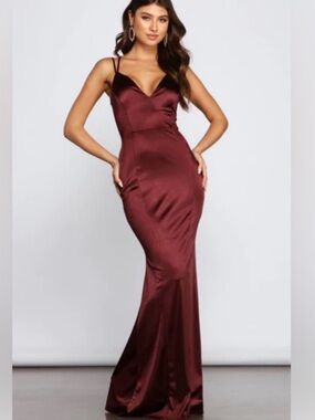 Windsor Heidi Formal Satin Lattice Mermaid Dress in Burgundy - XS